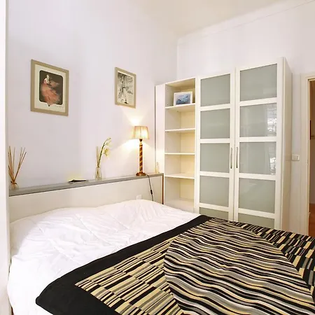 아파트 Apartment Penelope
